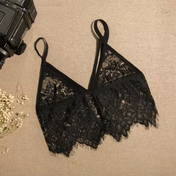 ❌SOLD🛑Black floral lace bralette - S - Picture 4 of 7